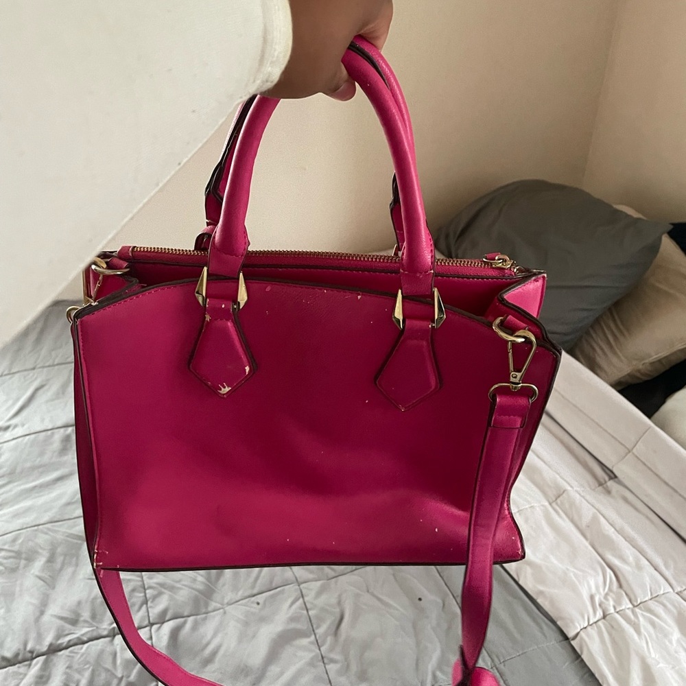 Charming Charlie’s pink lock and key bag💖